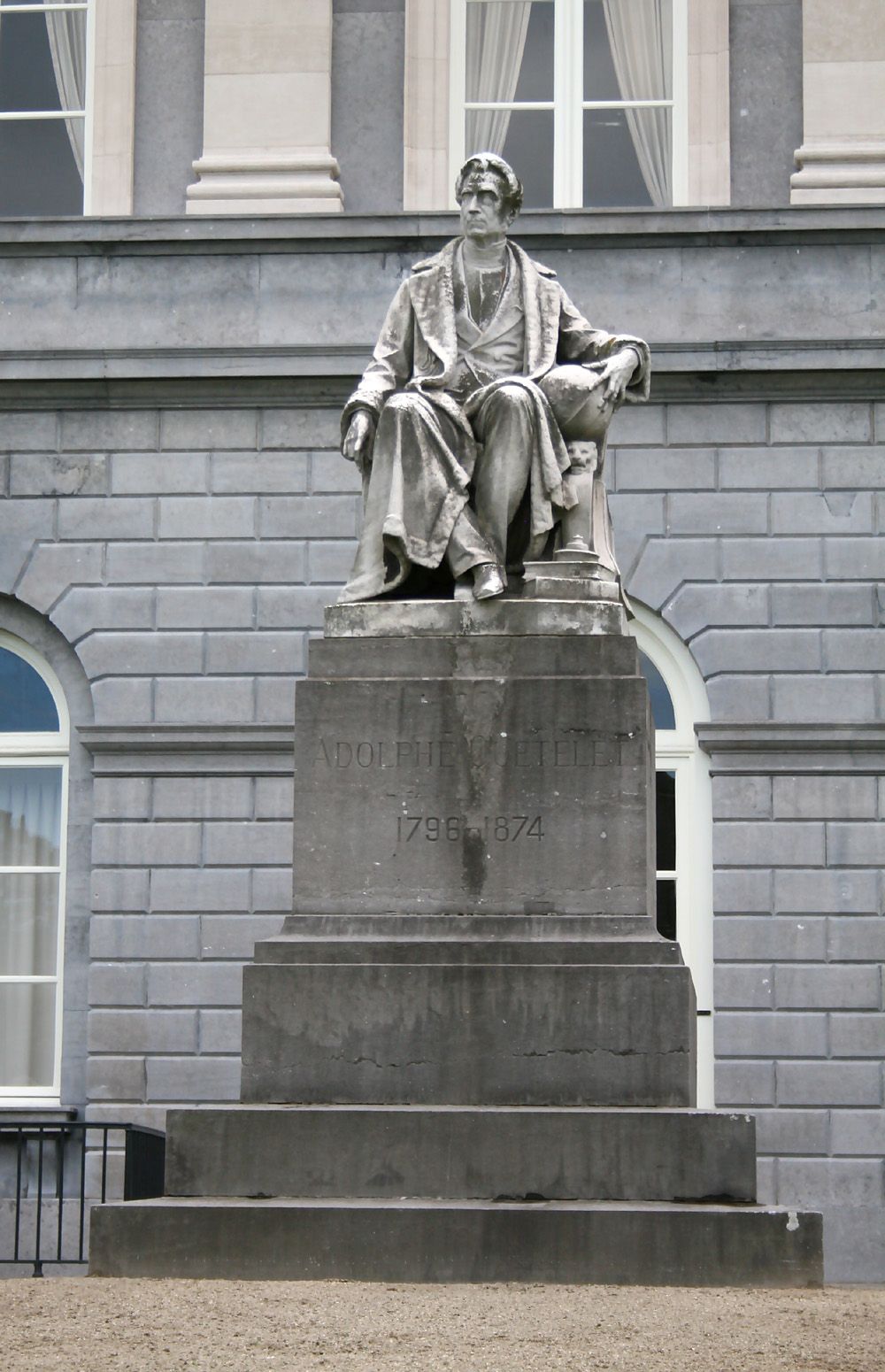 Adolphe Quetelet standbeeld